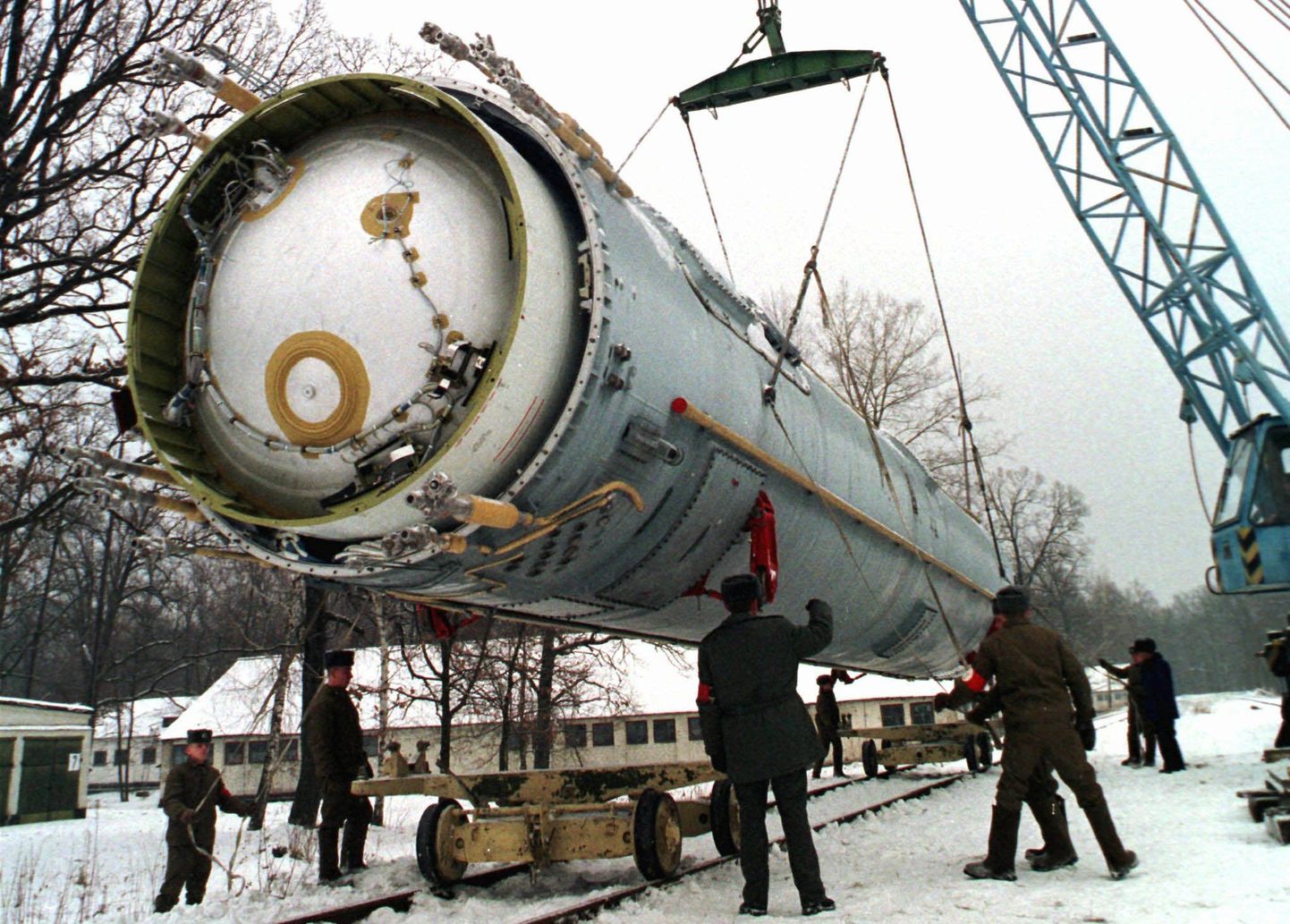 Ajalooline foto 1997. aastast, venelased desarmeerimas tuumaraketti Ukrainas