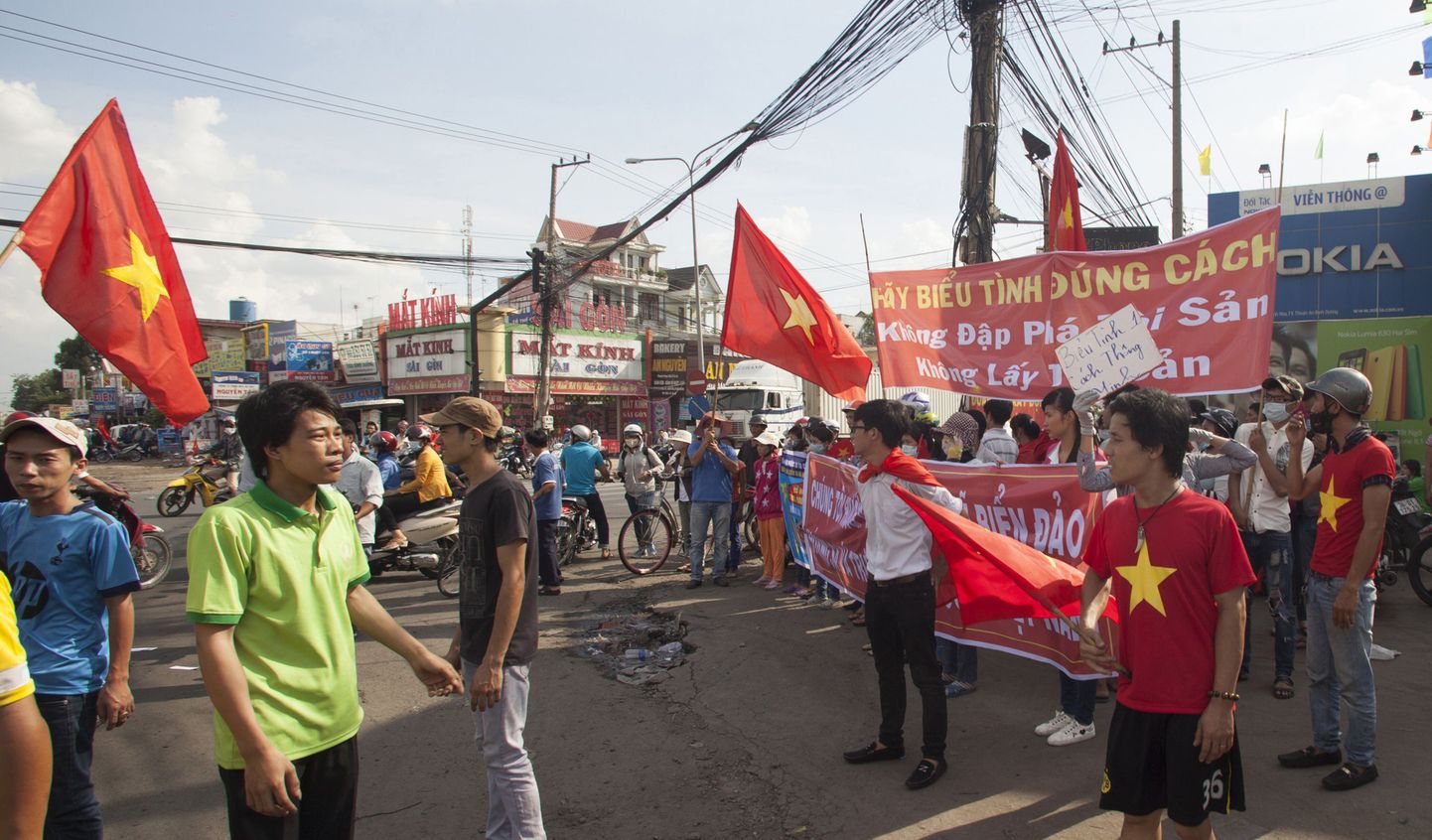 Vietnami töölised Binh Duongi provintsi tööstuspiirkonnas protestimas.