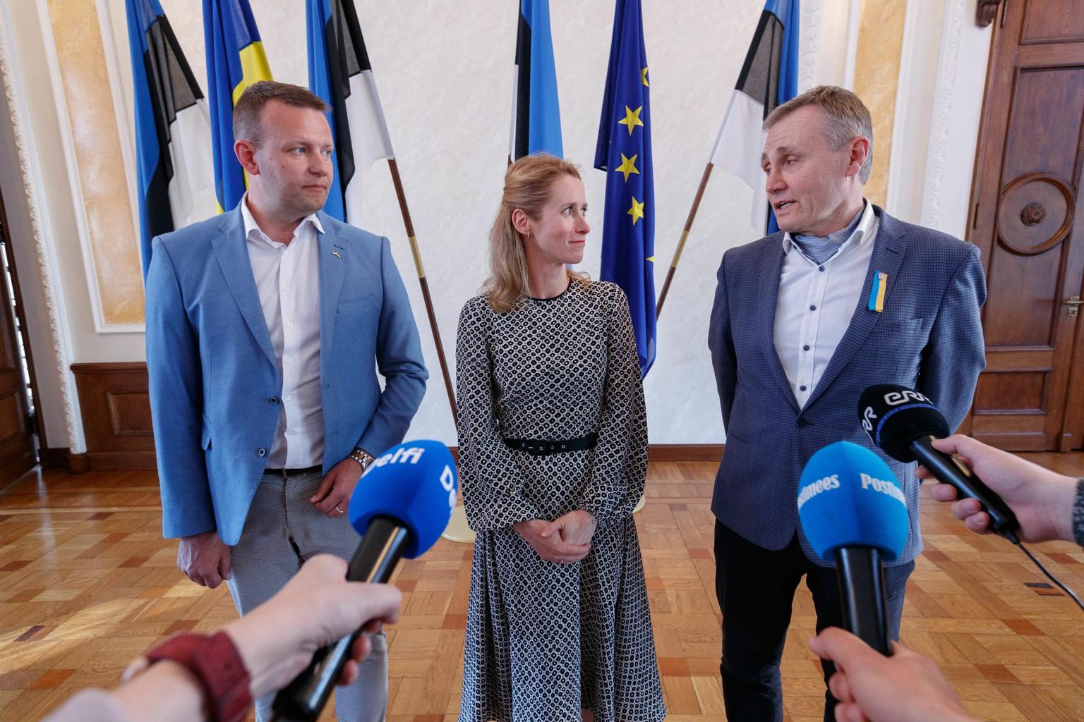 Koalitsioonikõnelused Sotsiaaldemokraatliku erakonna, Isamaa ja Reformierakonna vahel. Vasakult Lauri Läänemets, Kaja Kallas, Tõnis Lukas.