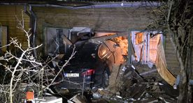 Car lands in house after flight of fifty meters