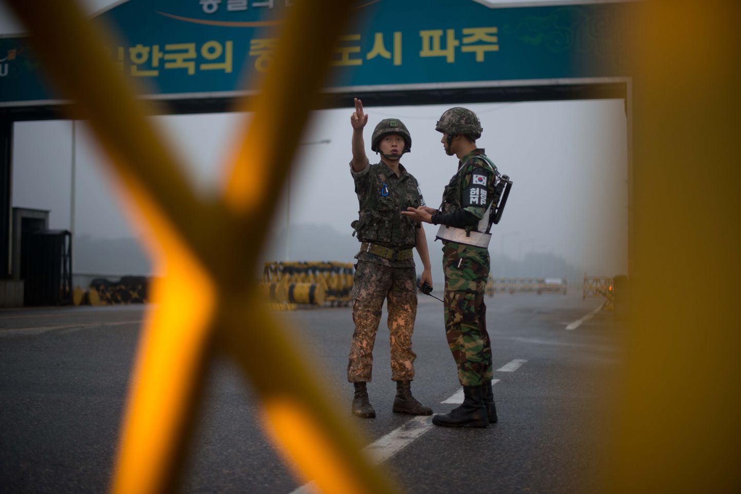Lõuna-Korea sõdurid kontrollpunktis.