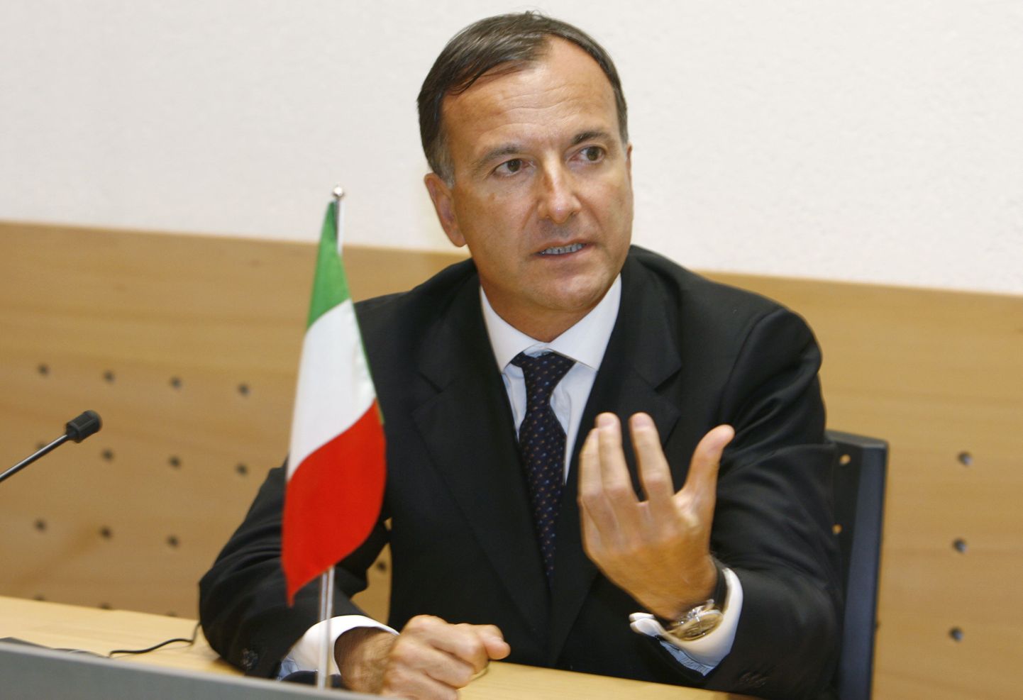 Министр иностранных дел Италии Франко Фраттини.