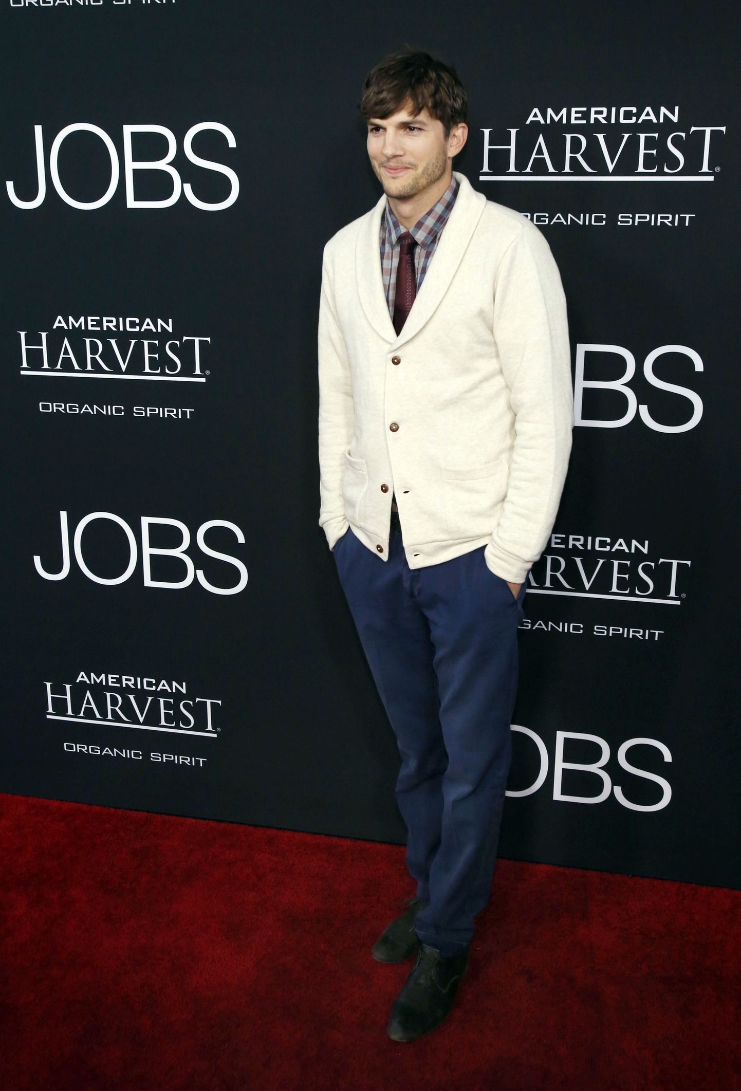 Ashton Kutcher filmi «Jobs» esilinastusel.