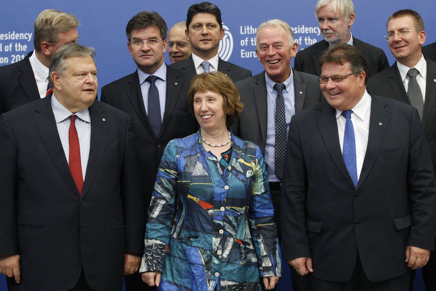 Euroopa Liidu välispoliitika juht Catherine Ashton (ees keskel), Leedu välisminister Linas Linkevicius (paremal) ja Kreeka asepeaminister Evangelos Venizelos (vasakul) täna Vilniuses.