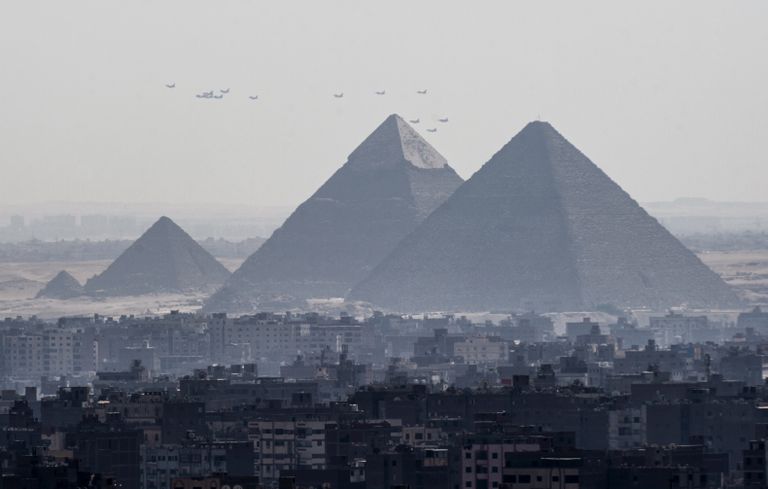 Giza platoo kolm kuulsat püramiidi