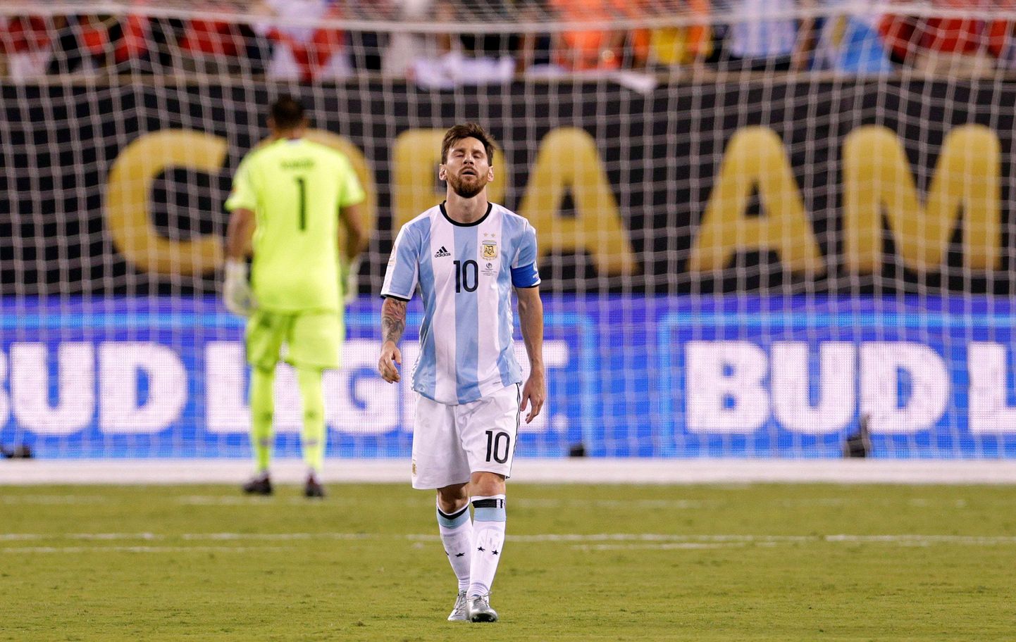 Pettunud Lionel Messi Copa America Centenario finaalis, kus jäädi alla Tšiilile.