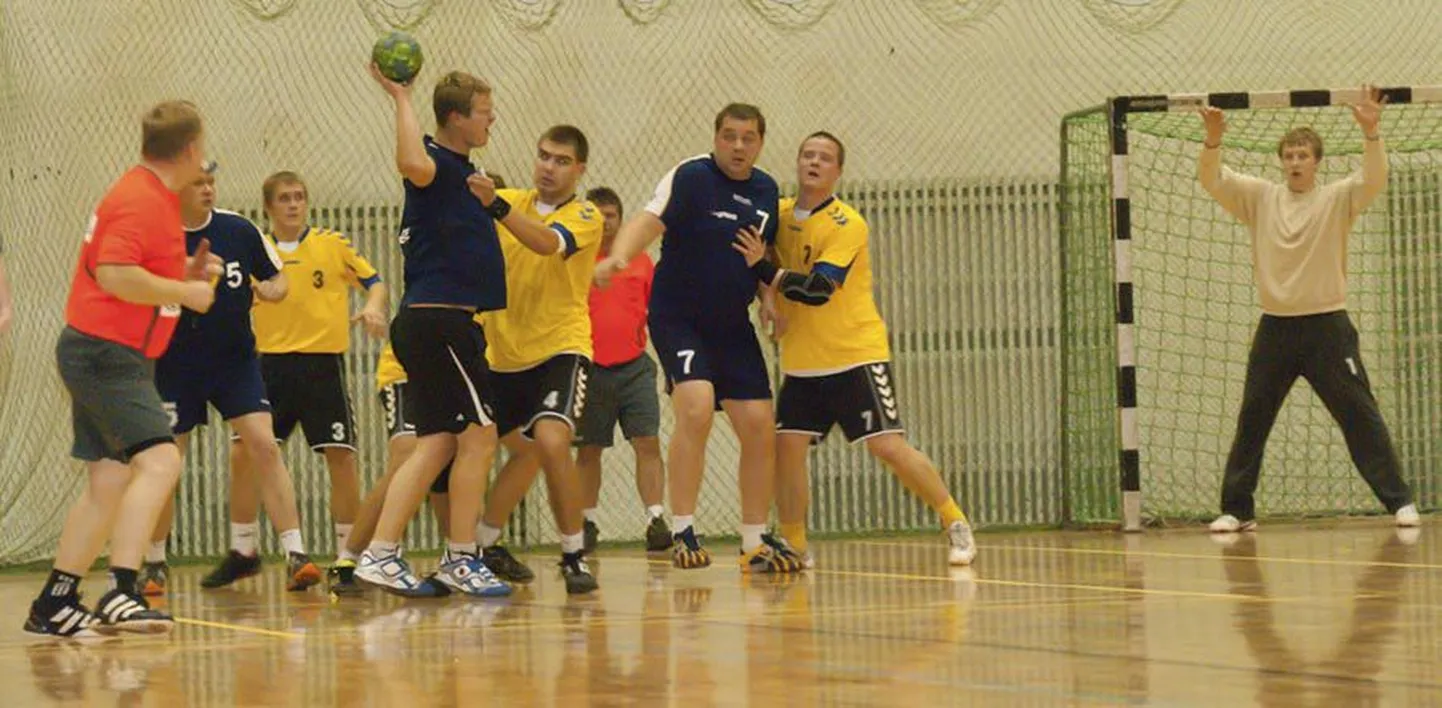 Viljandi võitis karikavõistluste mängus Tallinna Oskari.
