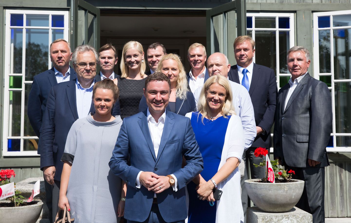 Saaremaa, 29. juuli 2016 – Peaminister Taavi Rõivas kohtus Saaremaa ettevõtjatega ja Luisa Värk näitas oma  kasvavat kõhukest