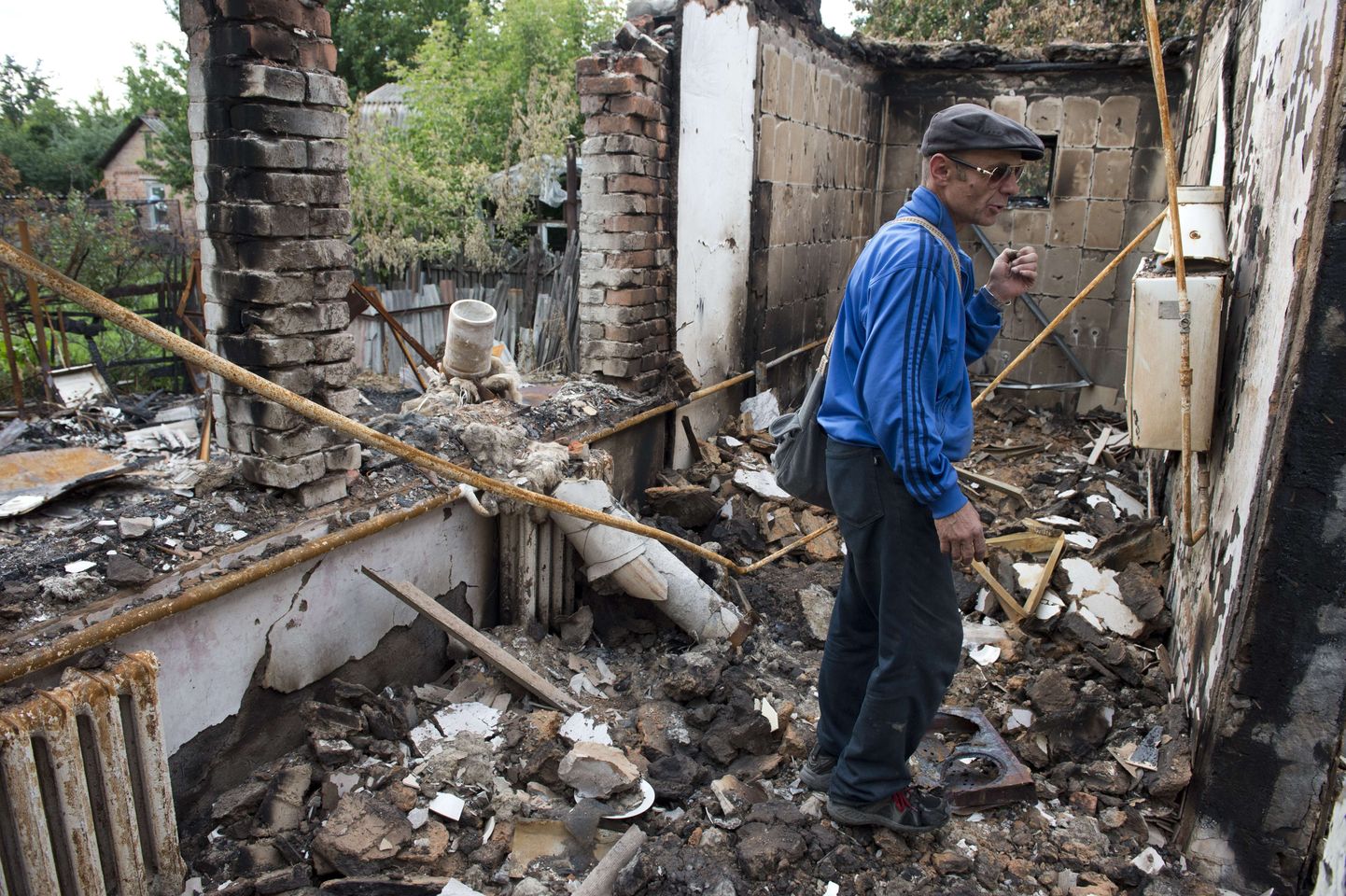 Разрушенный дом в Славянске.