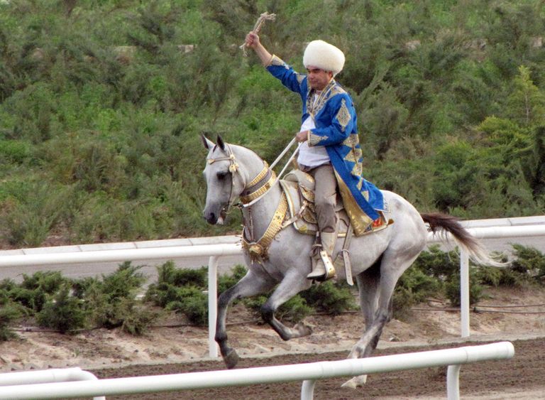 Saparmyrat Nyýazowi hobusega ratsutamas 2011. aastal. / Scanpix