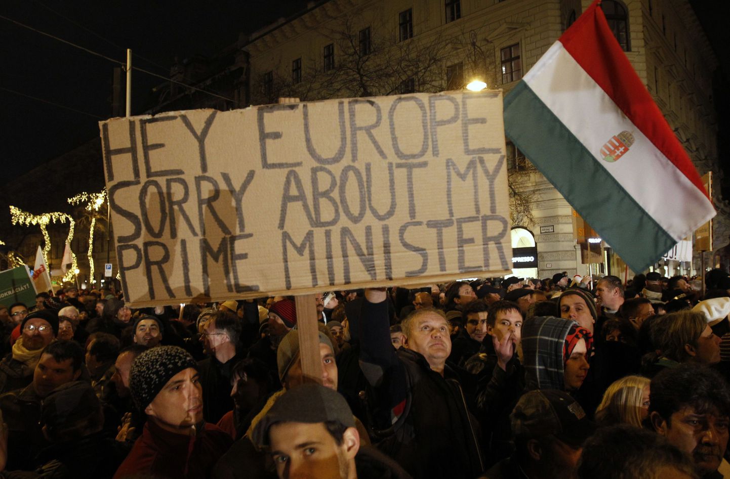 Uue põhiseaduse vastane meeleavaldus Budapestis.
