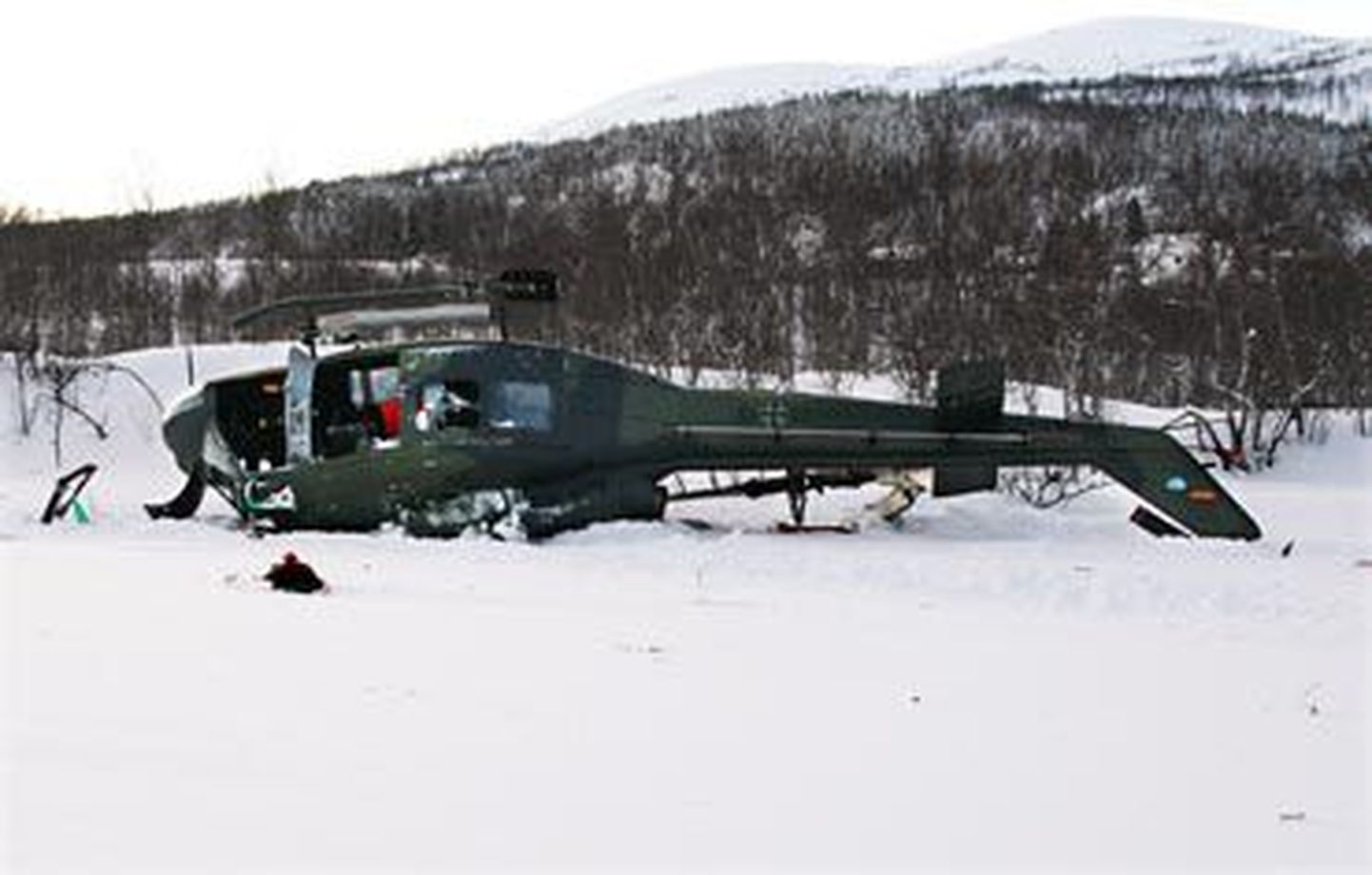 Põhja-Norras õhkutõusmisel alla kukkunud Saksa relvajõudude helikopter Bell UH1B-370.