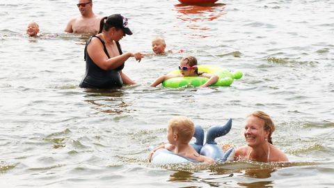 Mälestusvõistlus meelitas vette ka palju kohalikke