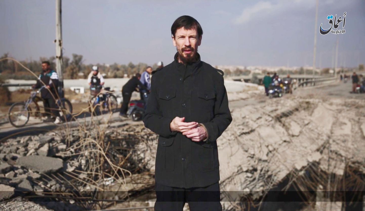 John Cantlie üles astumas ISISe propagandavideos.