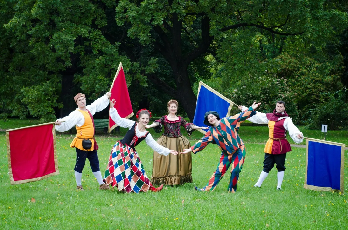 Monplaisir Dance Company Peterburist esineb Rakveres "Barokimaagial".