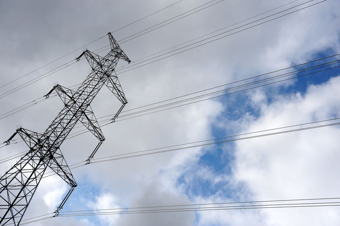 AS "Latvijas elektriskie tīkli" apakšstacija "Ventspils" projekta Kurzemes loks posma Grobiņa – Ventspils jaunā 330 kV elektropārvades līnija.