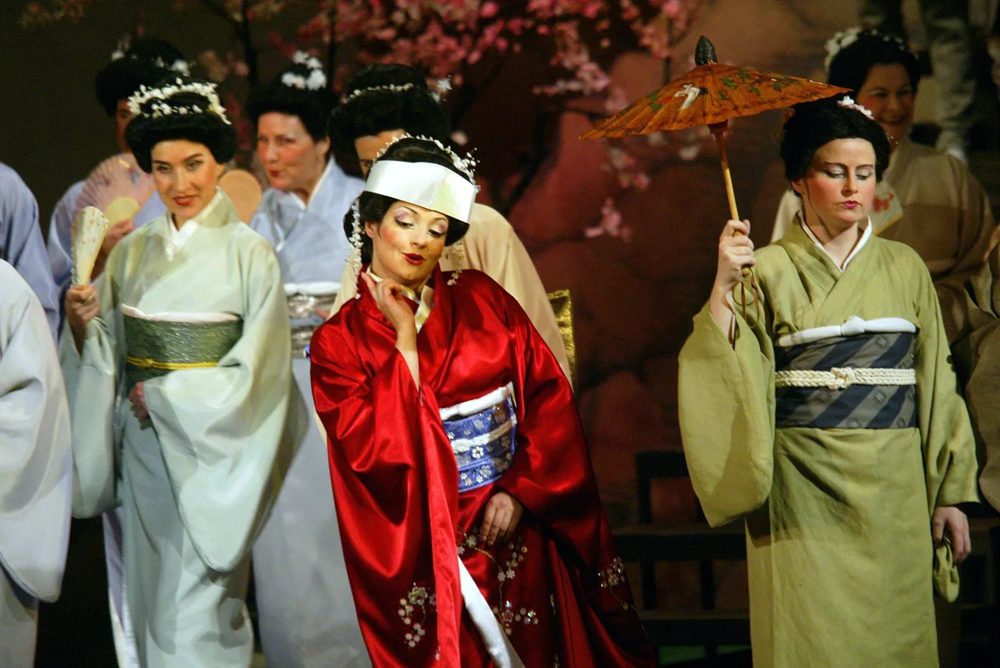 Pilt "Madame Butterfly" esietenduselt.