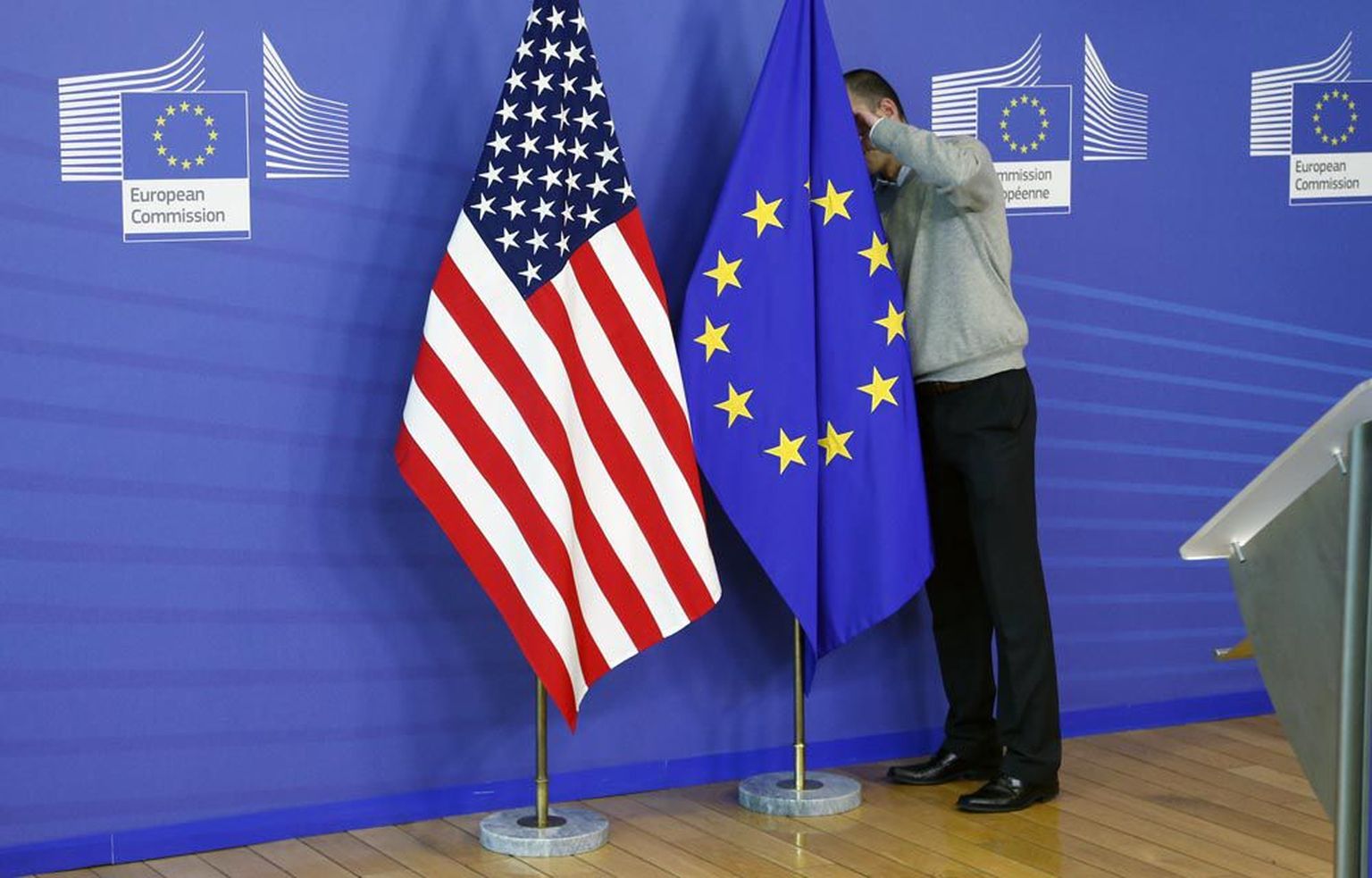 Brüsselis alanud Euroopa Liidu ja USA kaubandusläbirääkimiste eesmärk on luua ühine vabakaubanduspiirkond, mis moodustaks poole maailma majandusest.