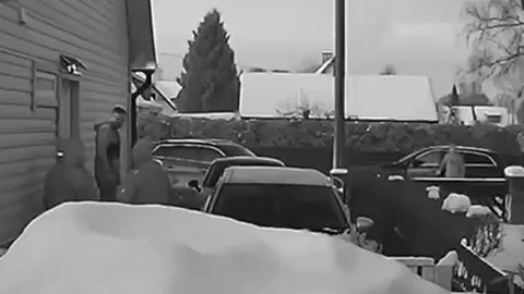 VIDEO ⟩ «Kuulge mehed, sorry!» Politsei eksis narkokaubitsejaid kinni pidades aadressiga