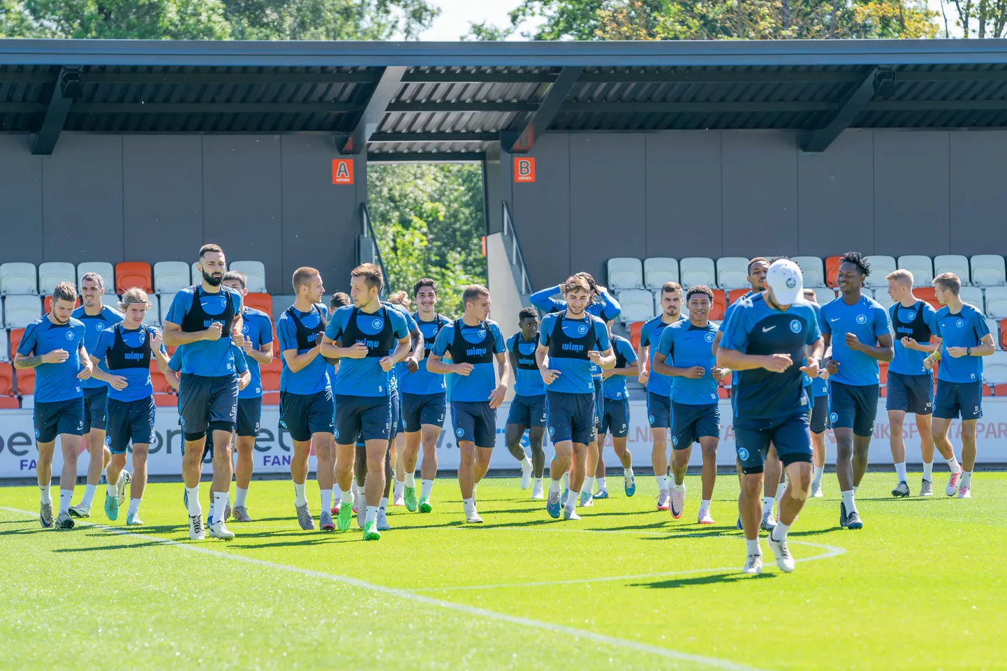 RFS futbolisti treniņā