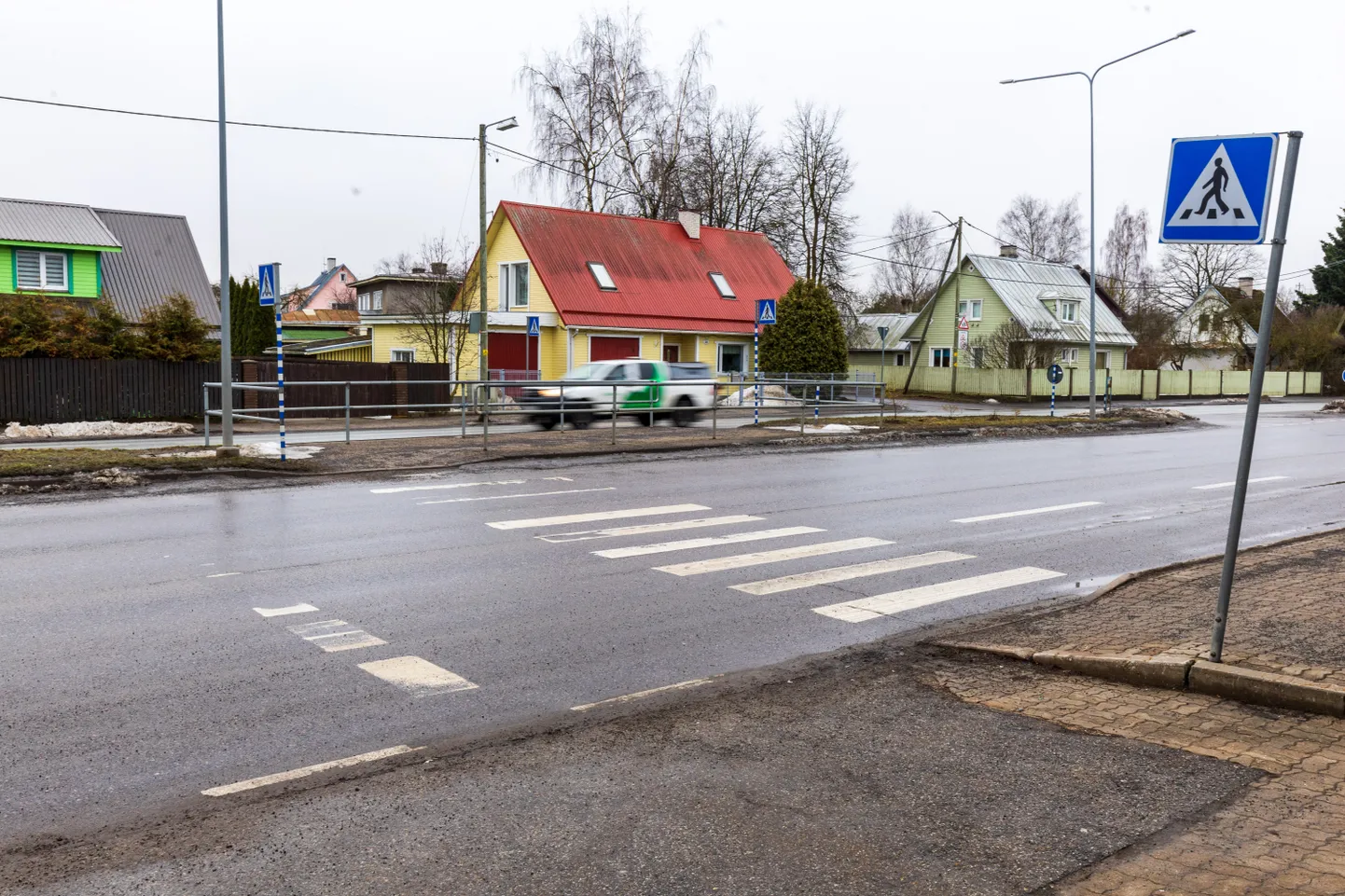 Улица Аардла – одно из самых оживленных мест Тарту, поэтому здесь происходит довольно много аварий. Авария с участием молодой женщины во вторник стала уже пятой аварией в этом же месте за последний год.