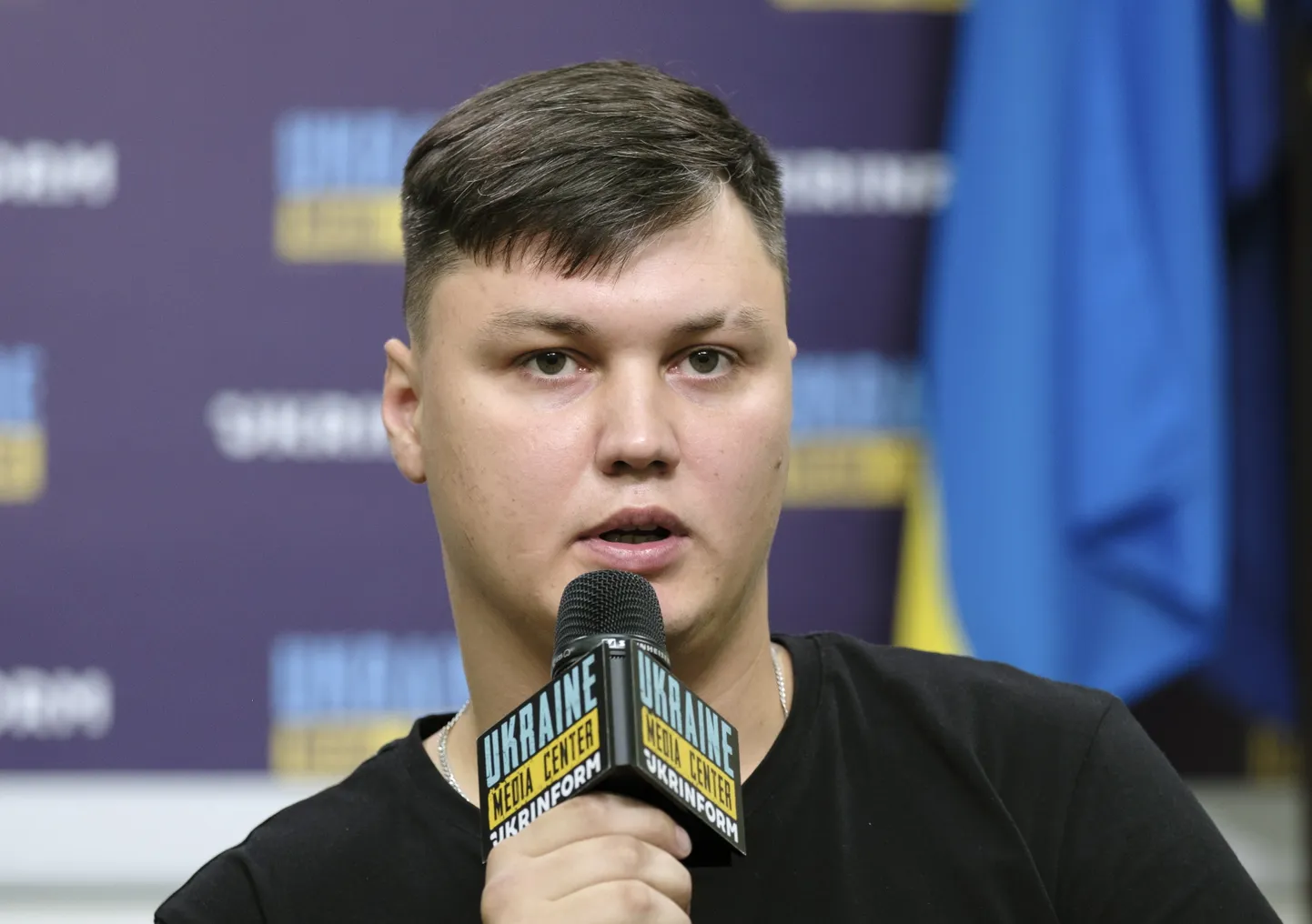 Vene kopteripiloot Maksim Kuzminov rääkis 5. septembril 2023 tehtud pildil pressikonverentsilt oma koostööoperatsioonist Ukraina sõjaväeluurega.