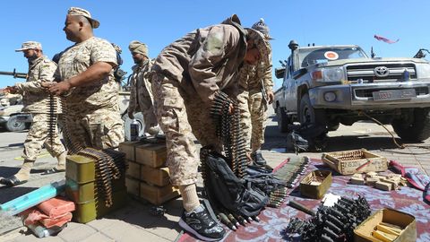 Liibüa ühtsusvalitsuse õhujõud ründasid Haftari vägede baasi