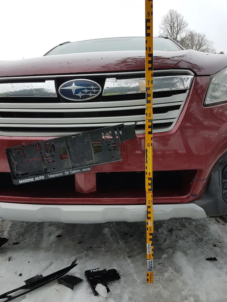 Subaru esiosa sai kahjustada.