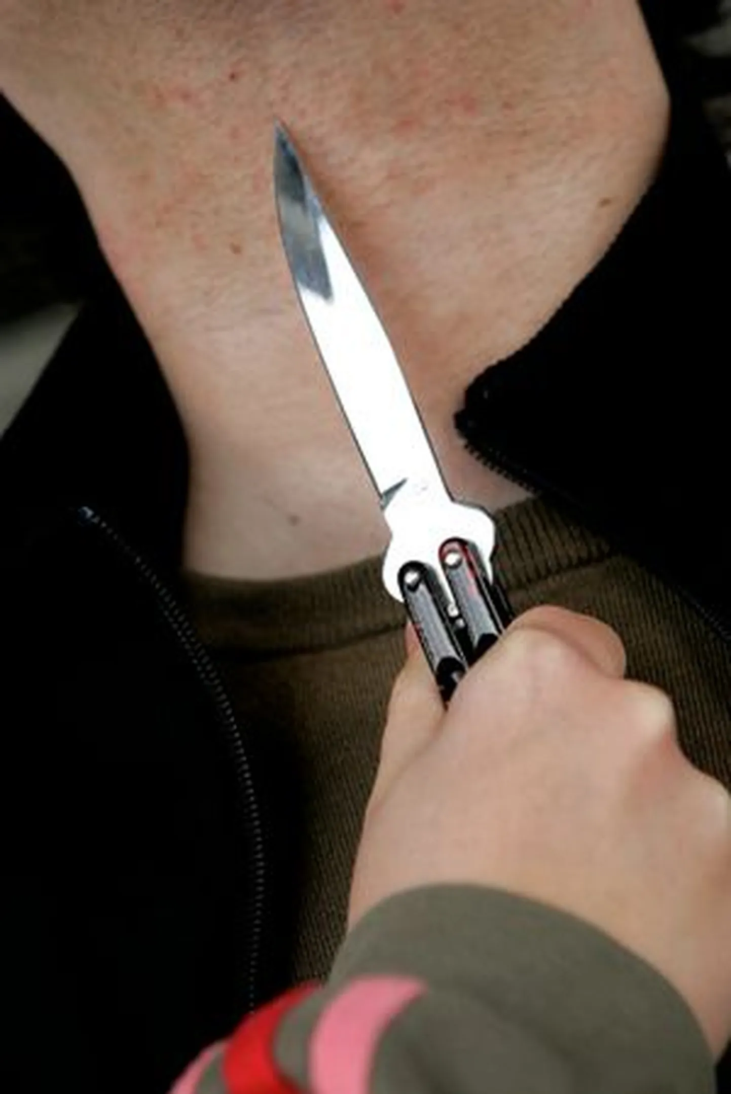 Tapmistes ja röövides süüdistatav jõuk läheb kohtu alla.