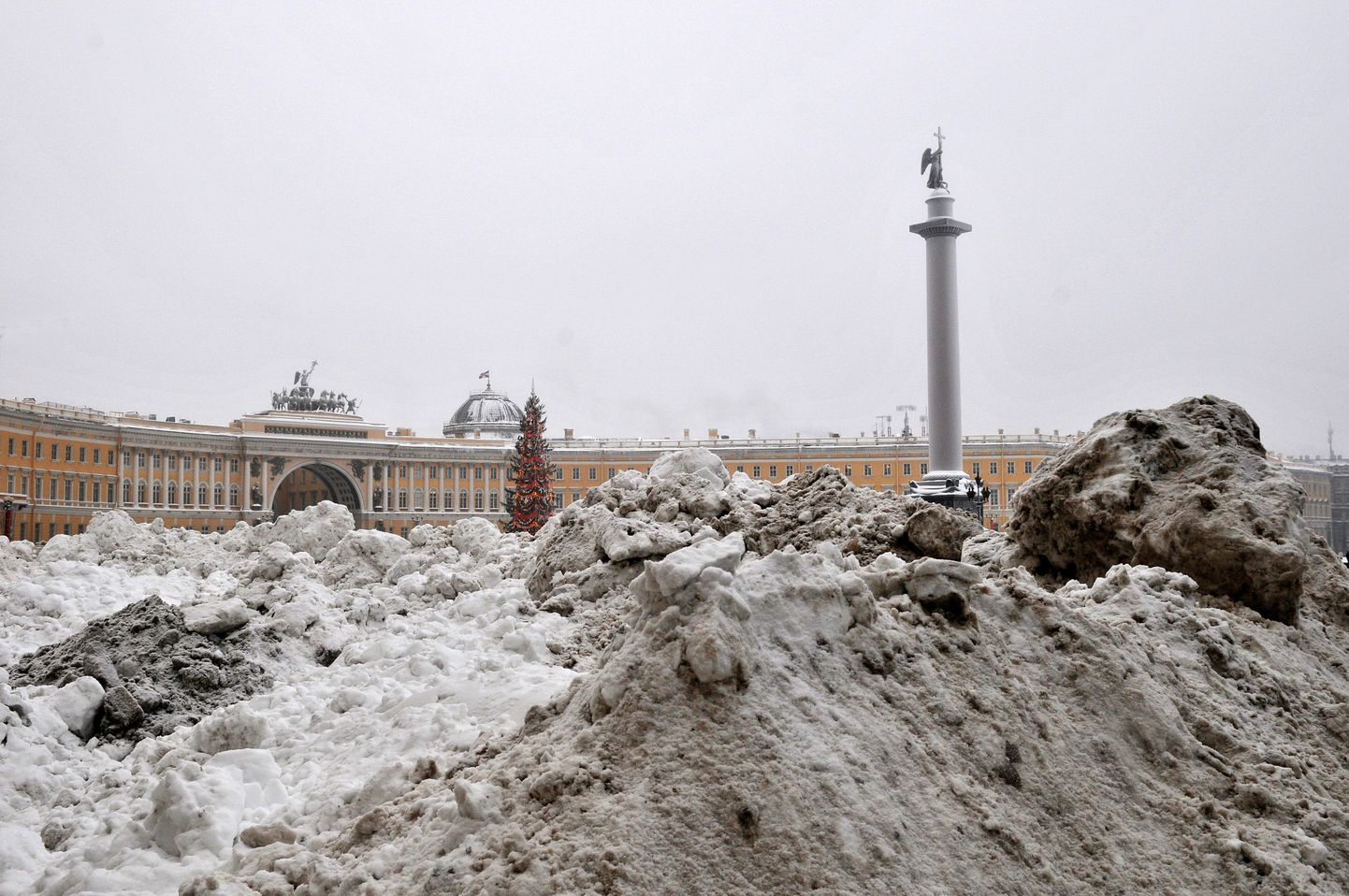 Lumine Paleeväljak Peterburis