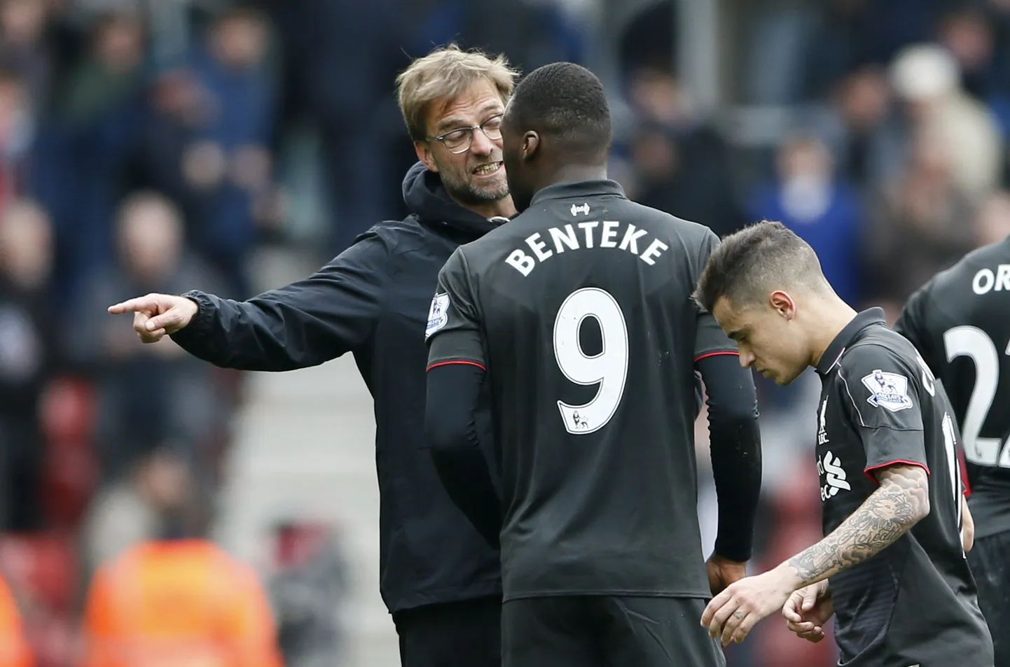 Liverpool juhendaja Jürgen Klopp õpetab Christian Benteket.