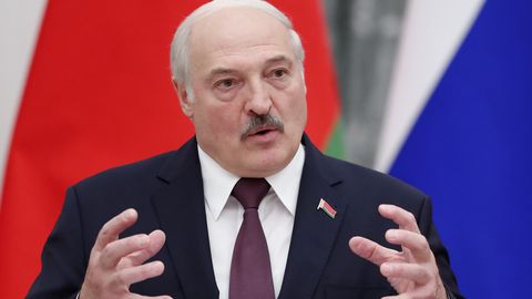 Лукашенко: Минск не будет разговаривать с Западом, пока не будут сняты санкции