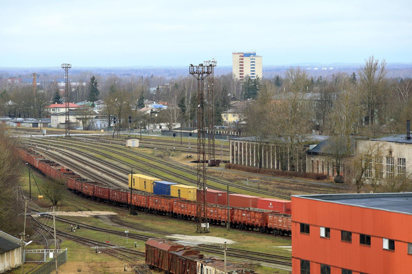 Vaksali ja Tähtvere linnaosa ühendav kergliiklustee rajatakse raudteega paralleelselt.