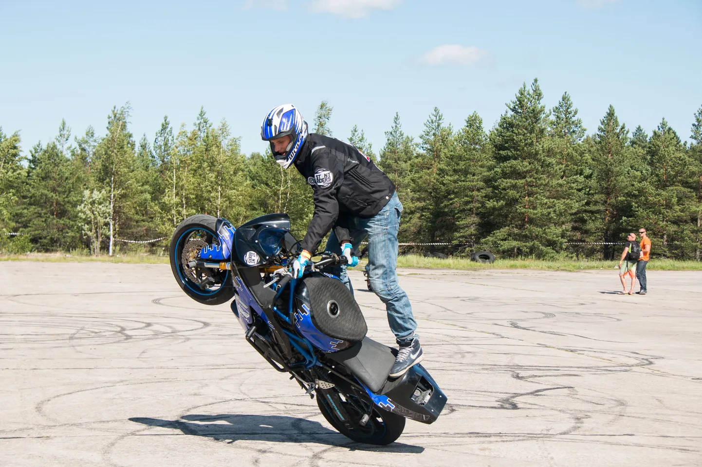 Rutja lennuväljal toimub streetfighter'ite ja stuntrider'ite kokkutulek Smash.