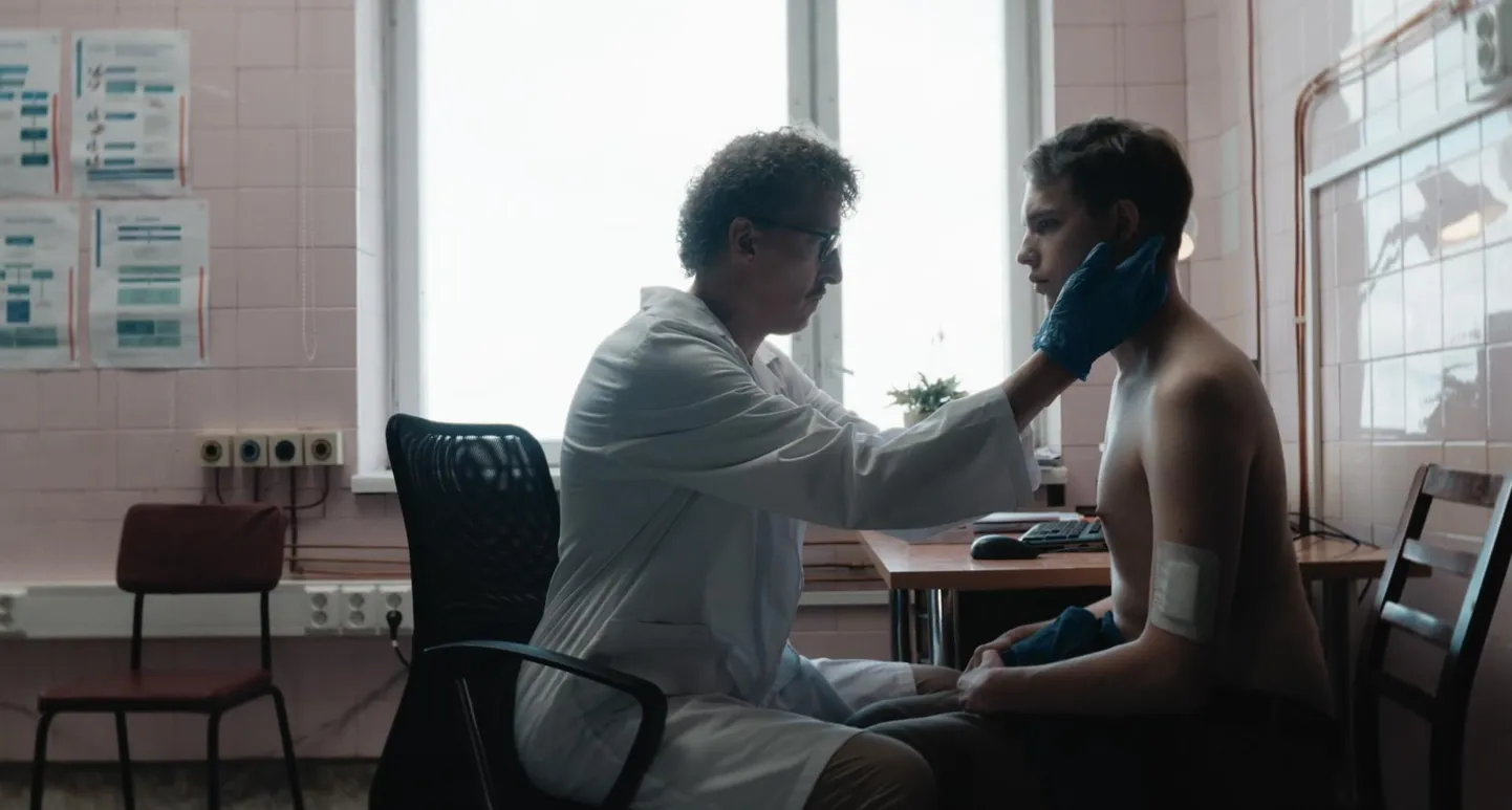 Getriin Kotsari film "Kõige normaalsem tüüp" kõneleb noormehest Joonatanist, kes hakkab lähedust otsima haiglas olevatelt ja töötavatelt inimestelt.
