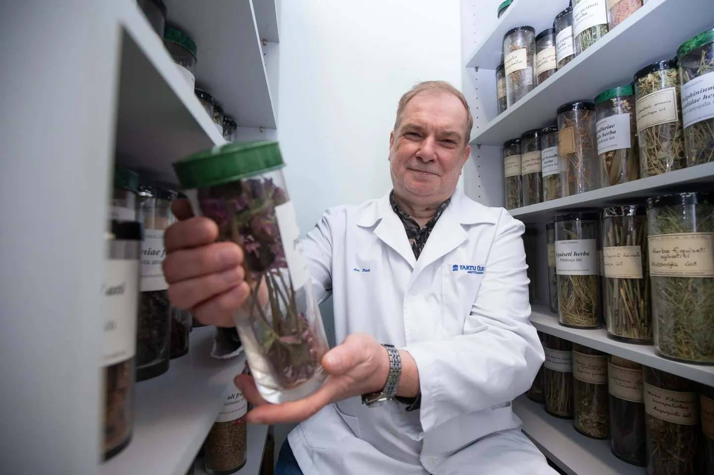 Tartu ülikooli farmaatsiainstituudi juhataja, farmakognoosia professor Ain Raal.