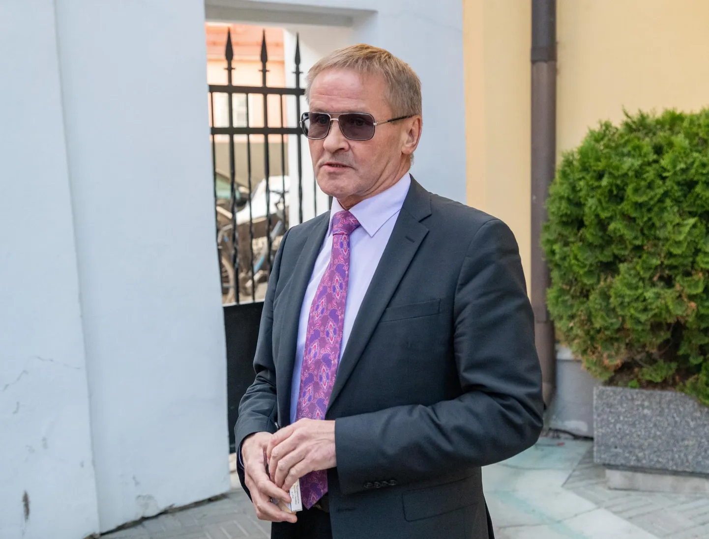 Riigihalduse minister väisab Pärnumaad ja kohtub kohalike ametnikega.