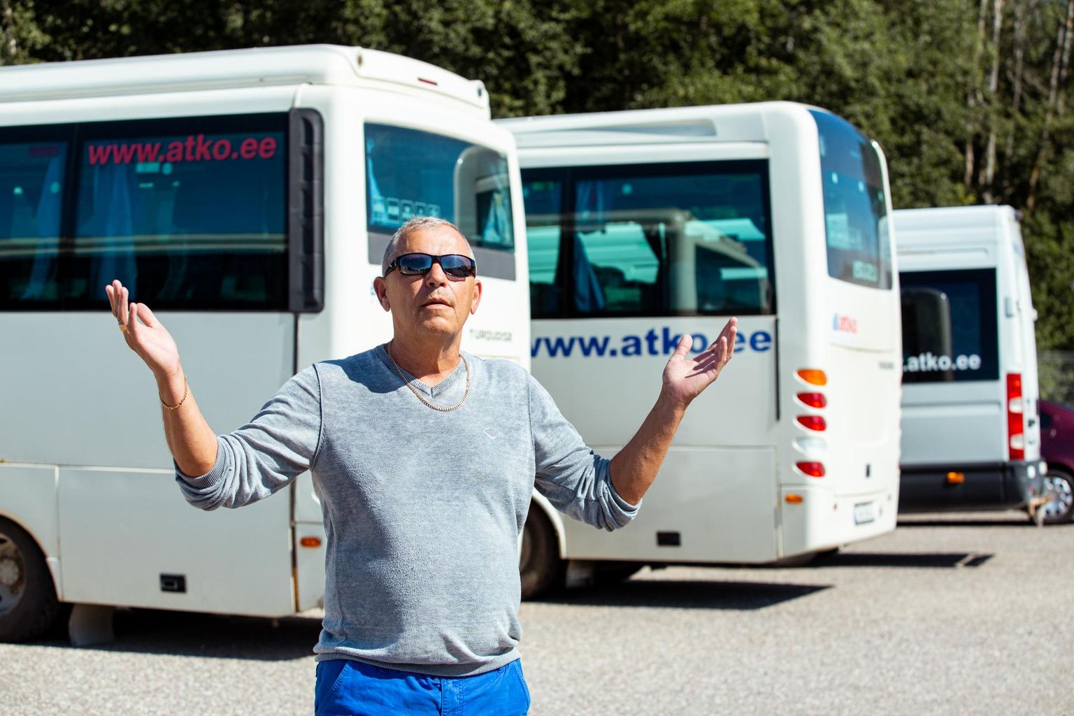 Atko endine bussijuht Urmas Pärgma ütleb, et oma õiguste eest seisvad juhid satuvad selles firmas halba nimekirja. FOTO: Lilli Tölp
