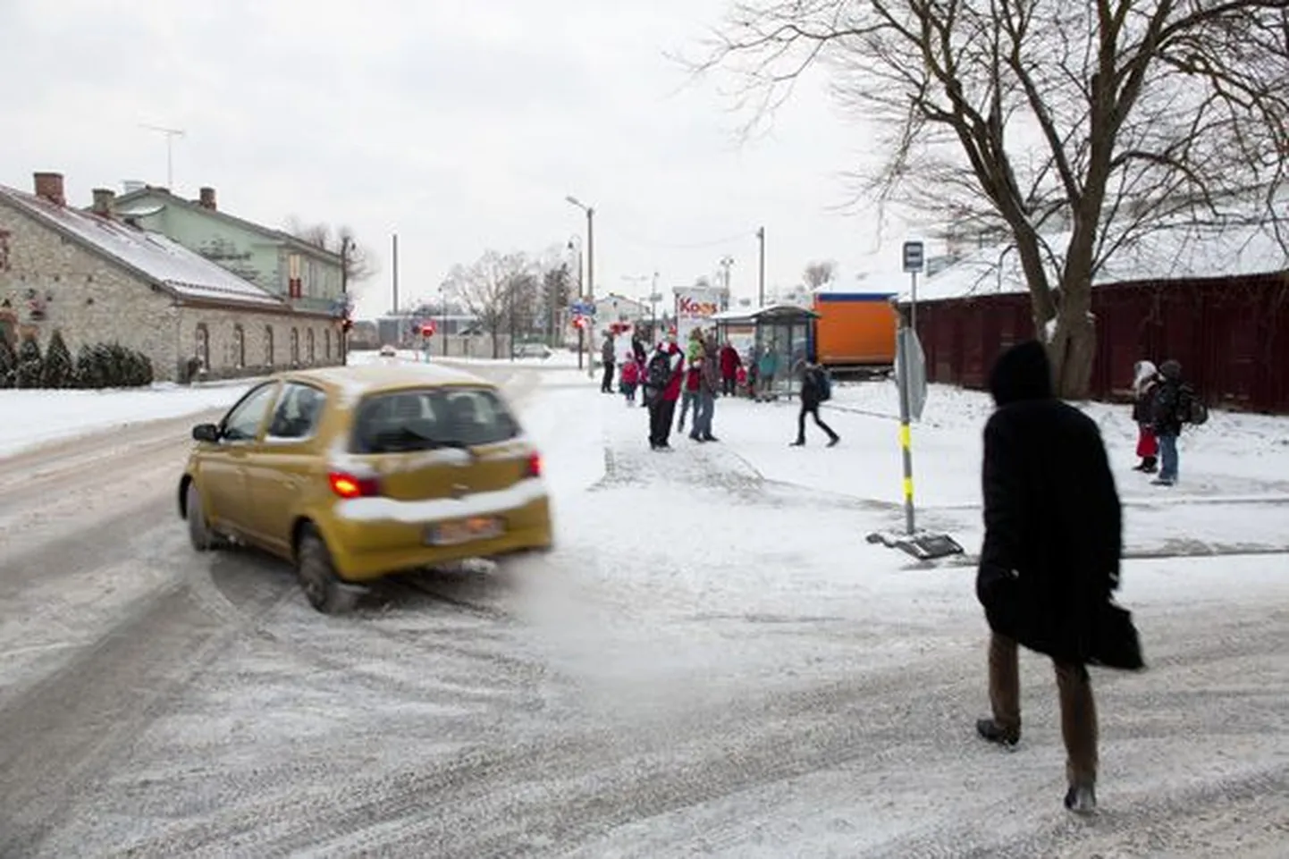 Uus valvekaamera hoiab silma peal nii Virmal kui ka Jakobsoni ning Rohuaia tänaval ja ka Maxima ristmikul.