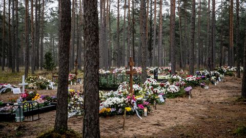 Kalmistud jäävad bürokraatia ohvriks