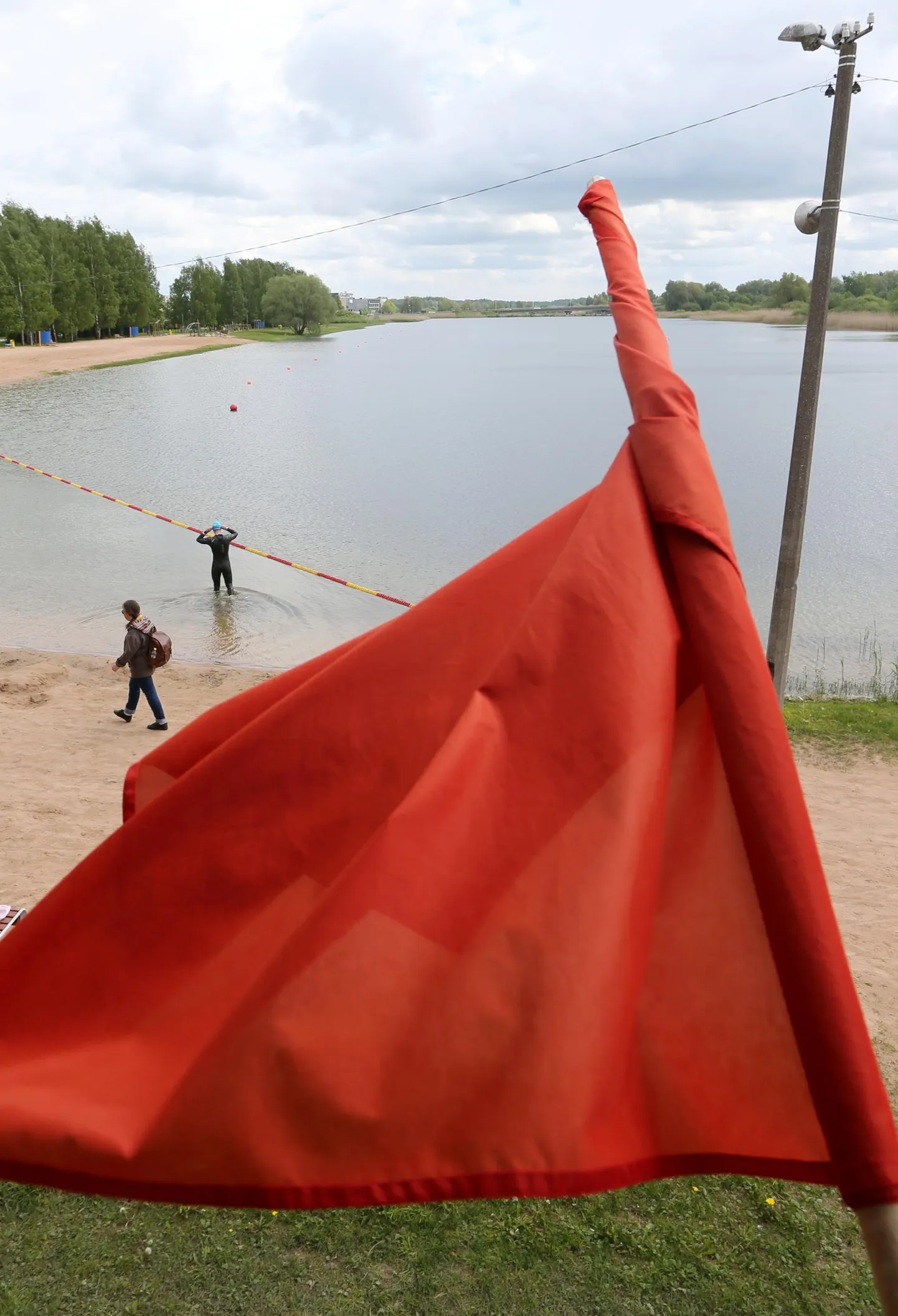 Punane lipp lehvis Anne kanali ääres ka möödunud suve hakul.