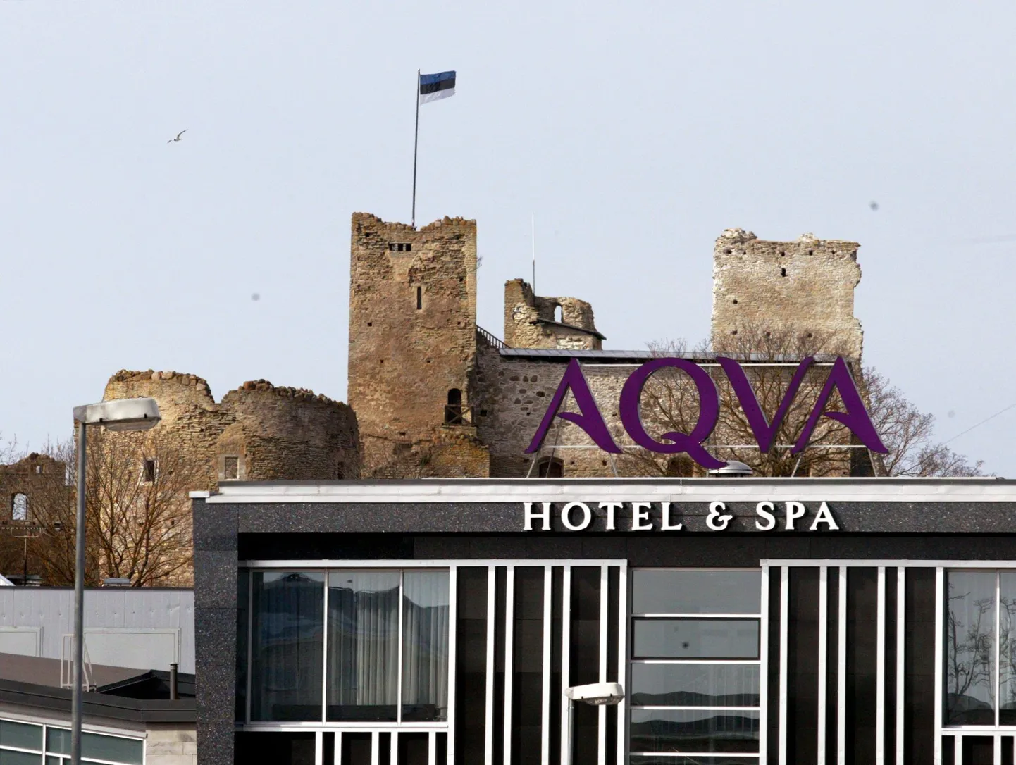 Vene turiste meelitab nii veekeskus kui vana ordulinnus.