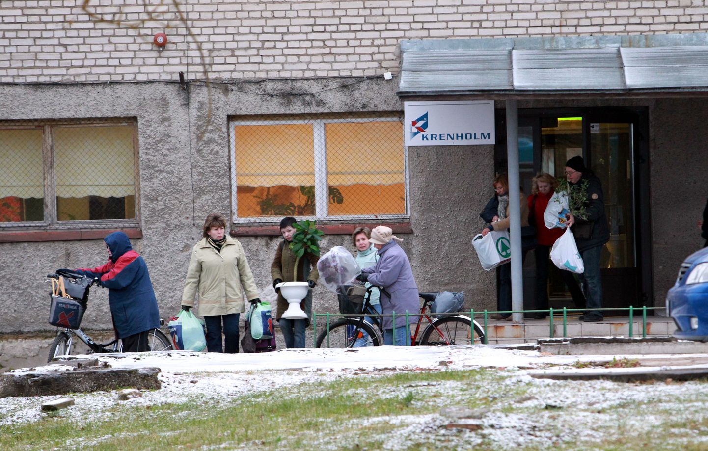 2010. aastal novembris tuli Kreenholmi töötajatel oma senisest töökohast lahkuda, sest tehas lõpetas töö.