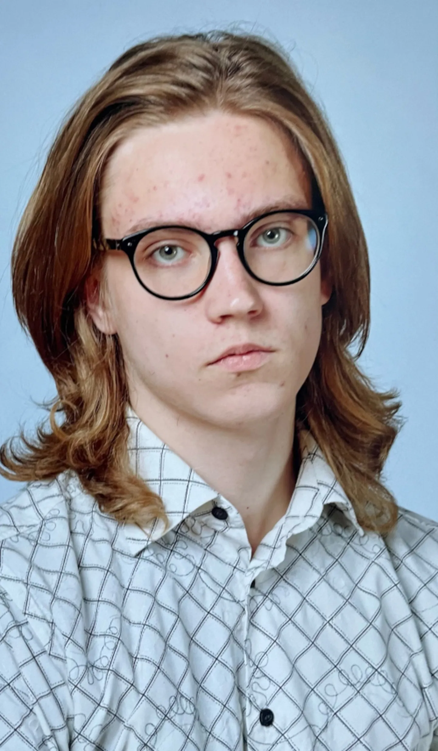 Politsei palub tähelepanelike inimeste abi reedel Tallinnas kadunud 18-aastase Simoni leidmiseks.