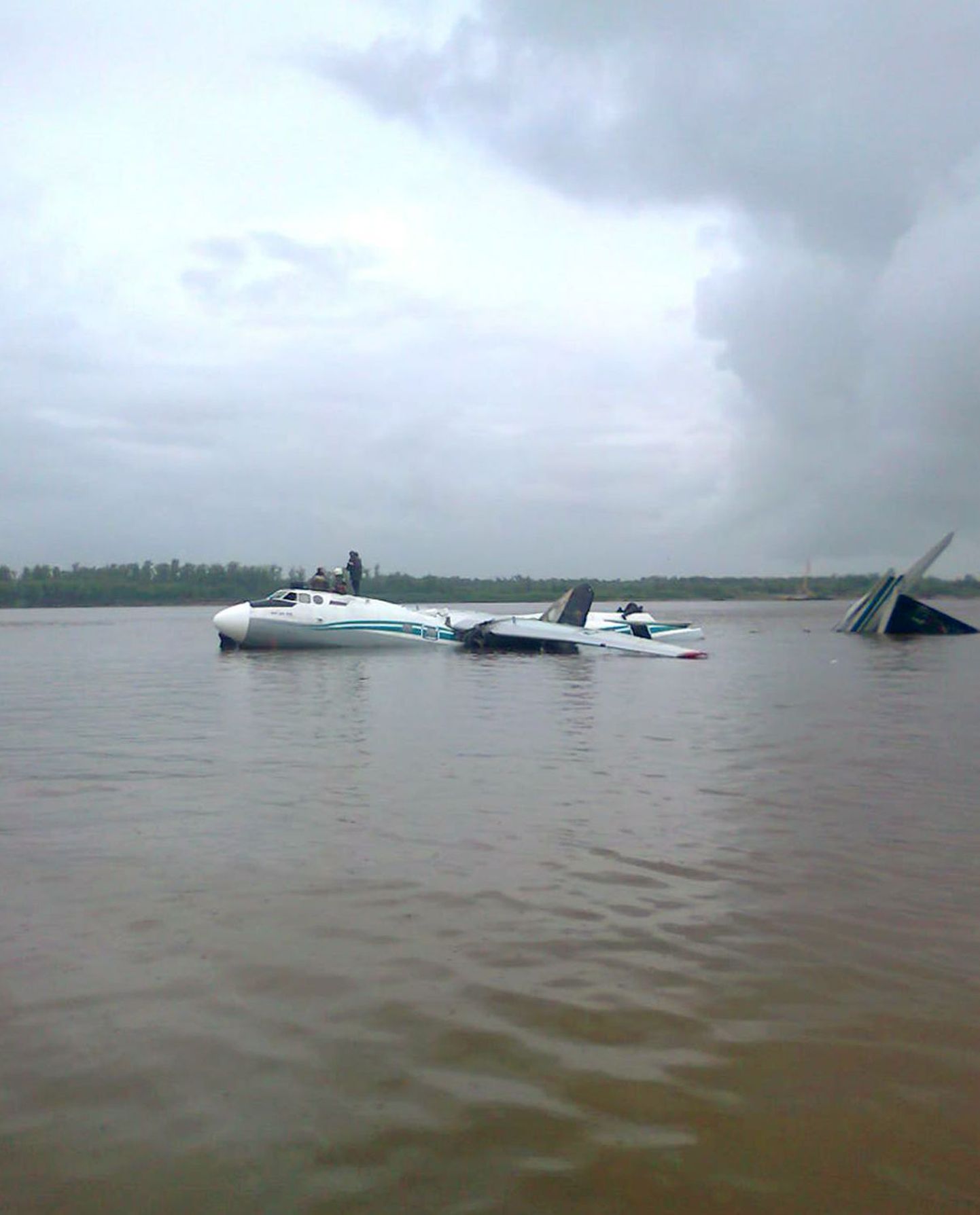 Reisilennuk AN-24 Obi jões.