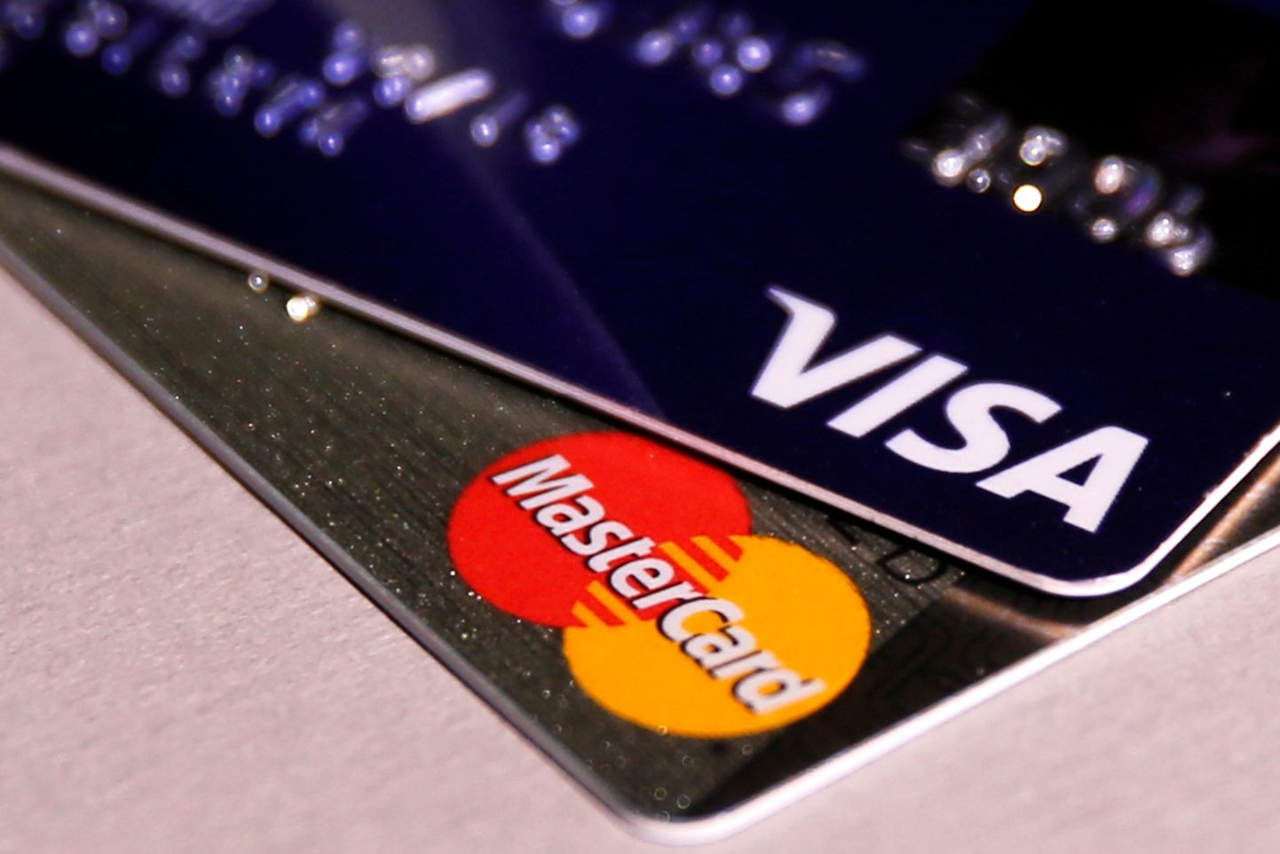 MasterCardi ja VISA krediitkaardid.
