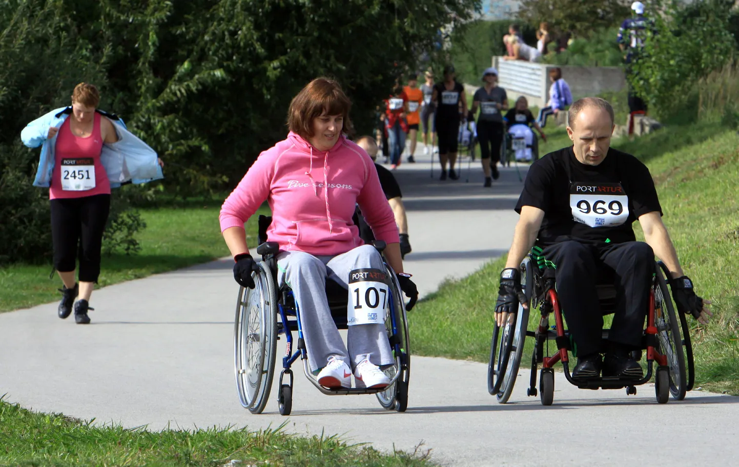 Tänavusest kahe silla jooksust võtsid esmakordselt osa ka ratastoolisportlased, kes võistlesid 4,5 kilomeetri pikkusel distantsil.