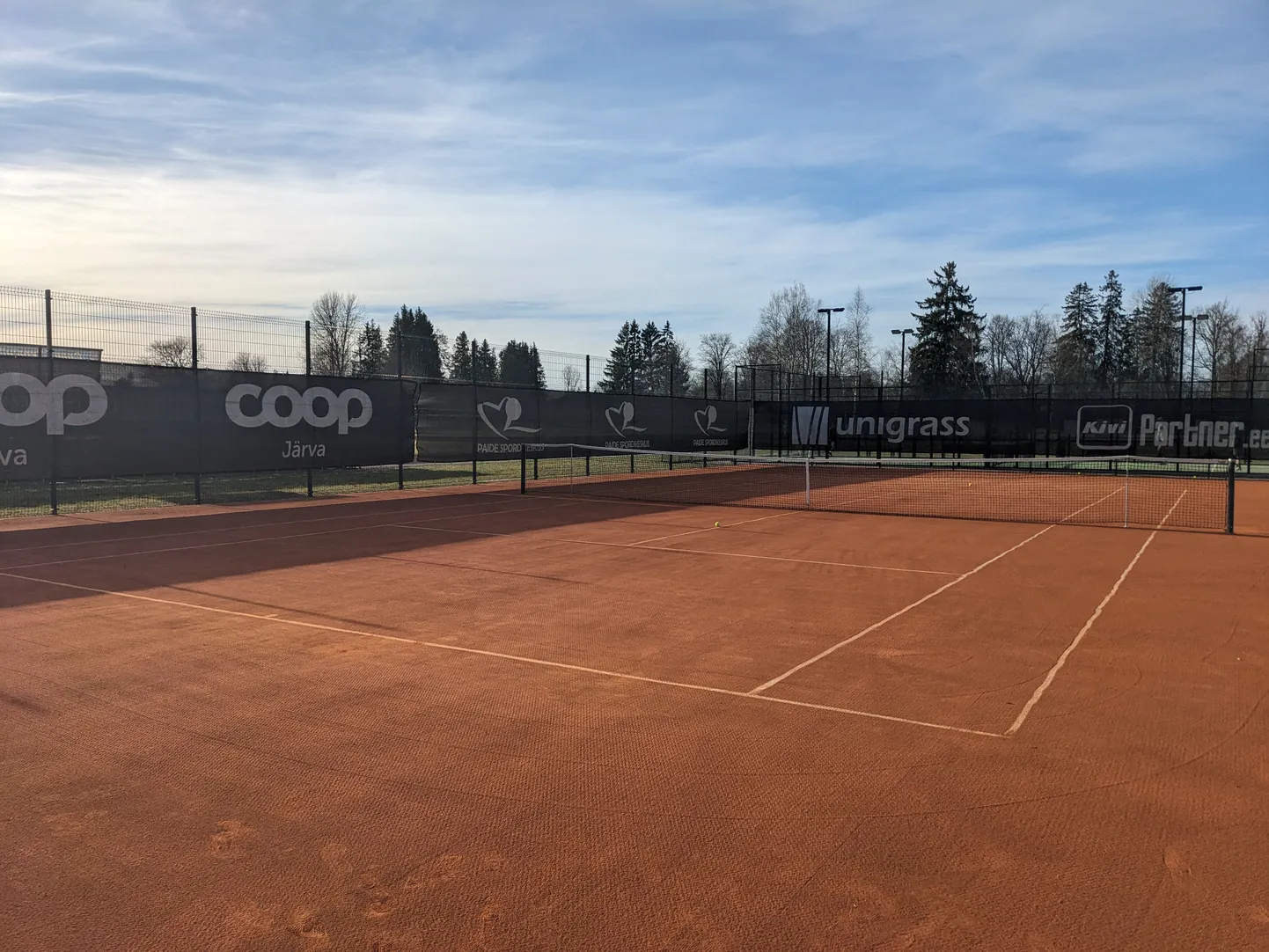 Paide tenniseväljak