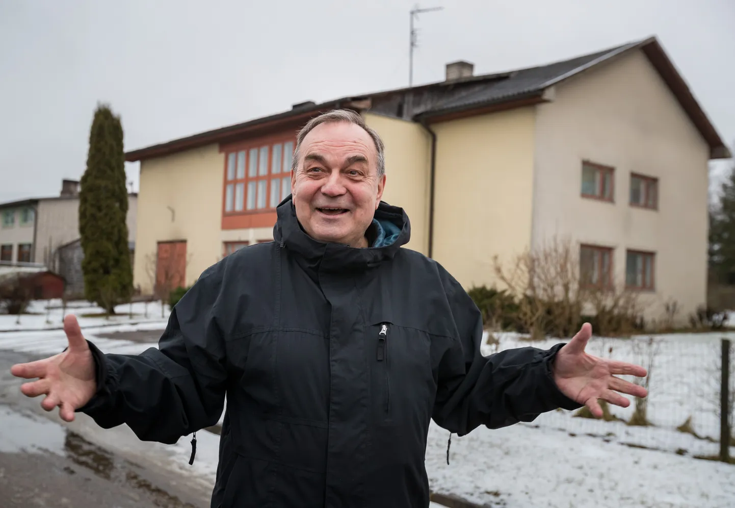 Vambola Kolbaklov näitab Põlva äärelinnas eramaja, kus tema juhtimisel töötanud biokeskus valmistas 198onendate lõpus 100 ruutmeetril laboripinnal tooteid, millega ei saanud hakkama kümnete tuhandete ruutmeetritega opereerivad Venemaa teadusasutused.