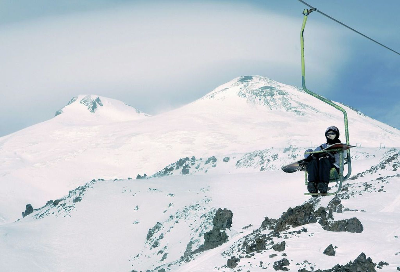 Kaukaasias asuv Elbruse mäestik on populaarne suusapiirkond.